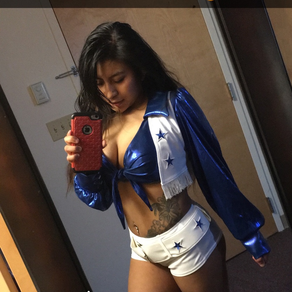 Dallas cheerleader outfits